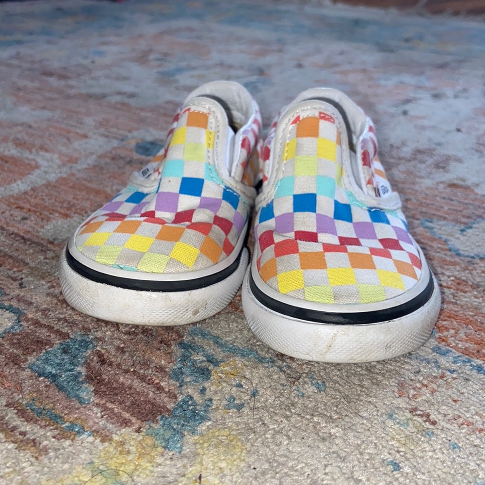 5.5 Rainbow Checkered Vans